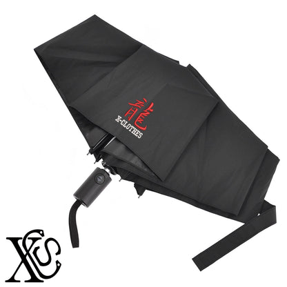 龍柄 刺繍 【形状記憶+自動開閉】 折りたたみ傘 レディース メンズ 55cm 晴雨兼用 UVカット99.9％ 一級遮光 遮熱 強風 耐風【X-CLOTHES】オリジナル グッズ 刺繍 ワンポイント 雑貨【b ブラック、スモークブルー】【g ライトグレー、オフホワイト】 【3文字標識-1文字】